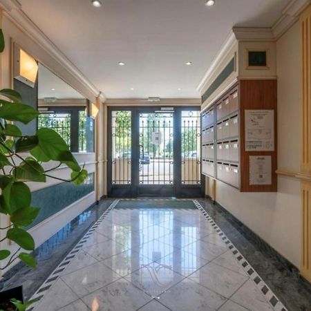 Appartement Castle - 10 Minutes De Disney Bussy-Saint-Georges Exterior foto